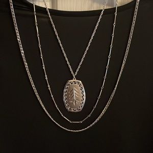 VINTAGE;  BEAUTIFUL 3 CHAIN EPIIPHANY NECKLACE IN BEAUTIFUL CONDITION WORN ONCE